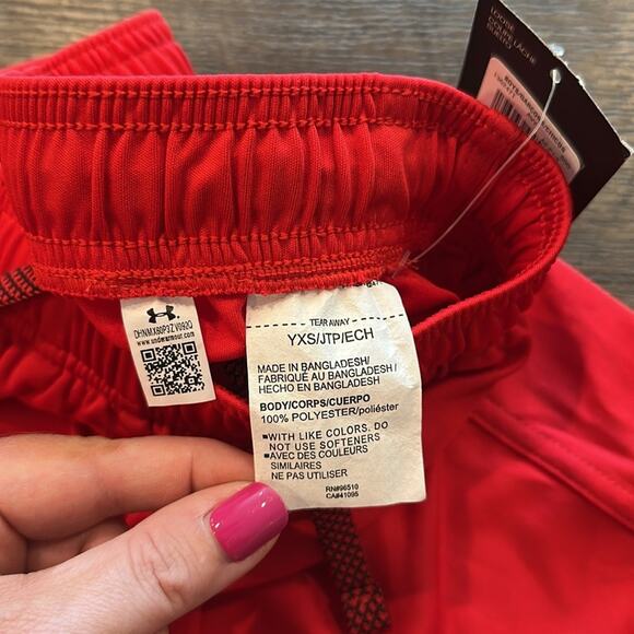 Under Armour Youth XS Red Athletic Shorts - Picture 5 of 7